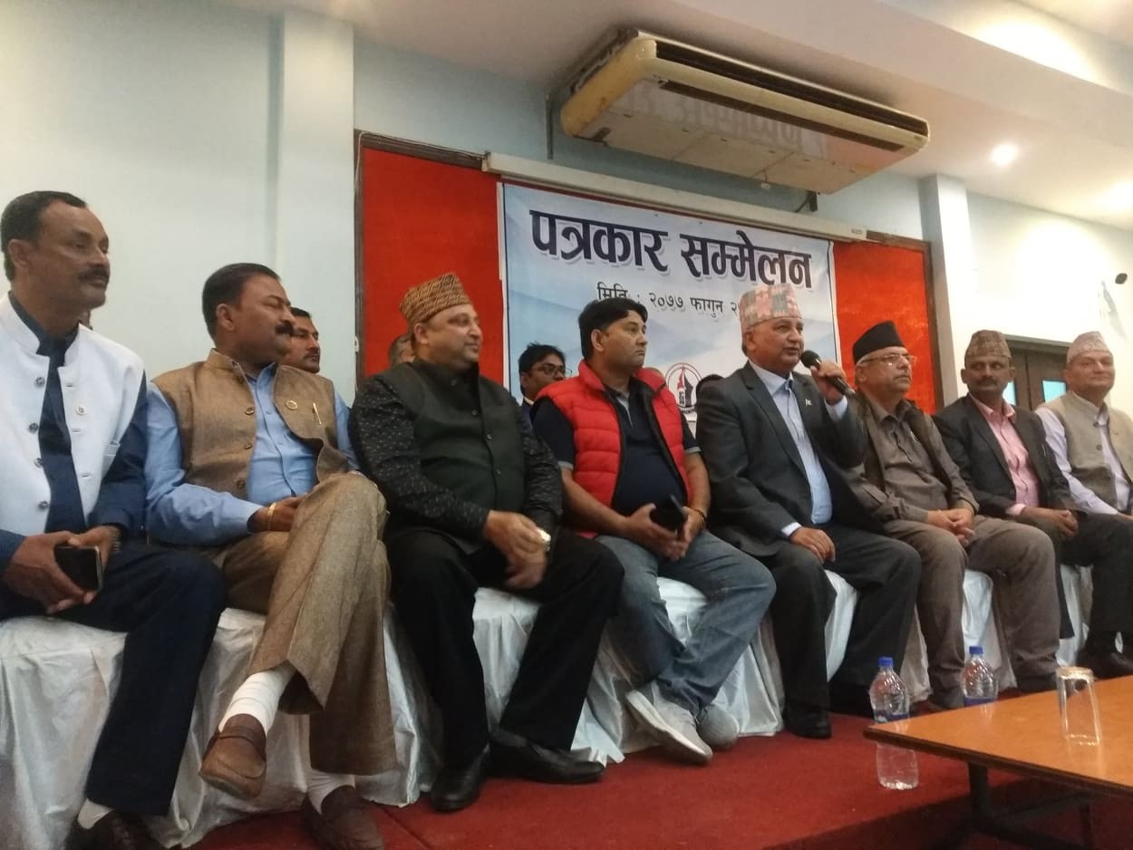 नेकपा एमाले पुरानै अवस्थाबाट अघि बढ्ने : ईश्वर पोखरेल