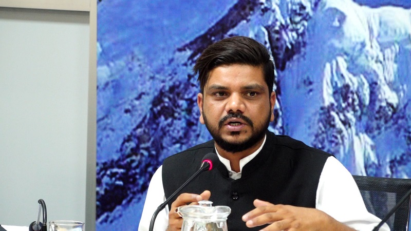 नवयुवा रोजगारी माग्न आउँछन्, आश्वासनबाहेक केही दिन सकेनौँ : मन्त्री यादव