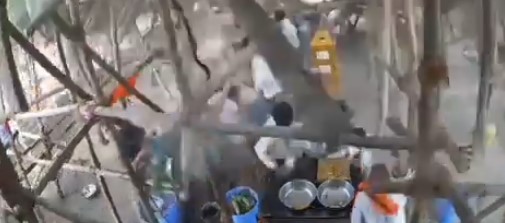 निर्माणाधीन मन्दिरको छत खस्दा ७ भक्तजनको मृत्यु