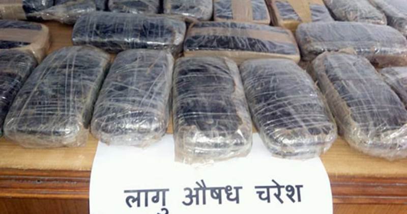 पर्सामा मालबाहक ट्रकबाट तीन क्वीन्टल चरेश बरामद