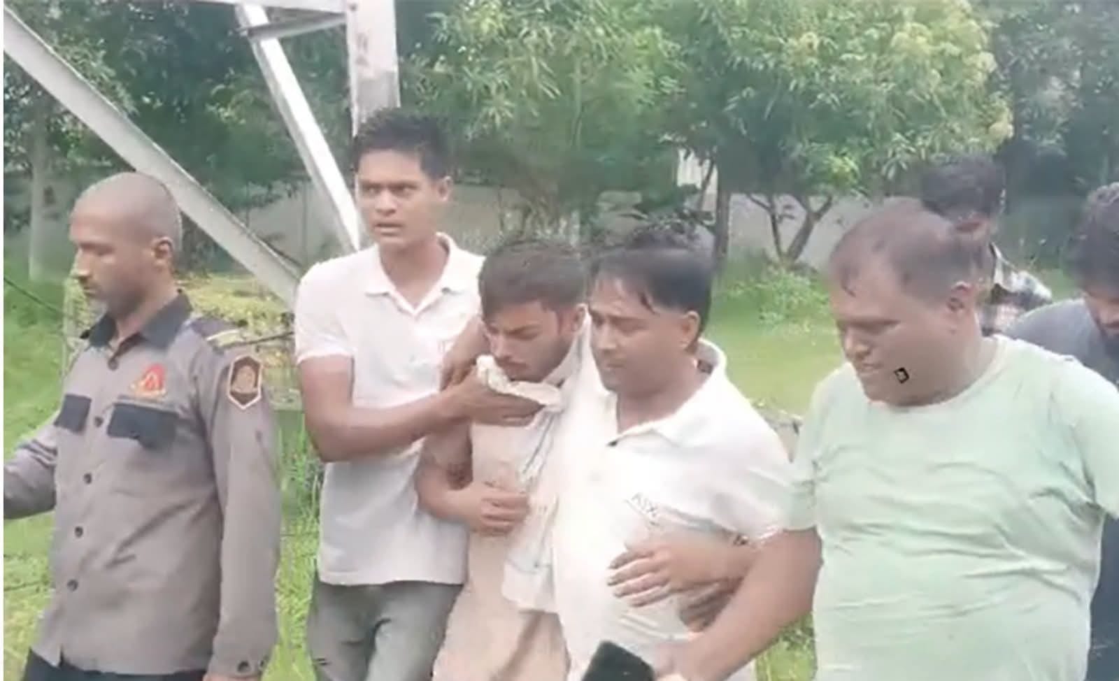 प्रेमिकासँग विवाह गराइदिन माग गर्दै टेलिकम टावर चढेका युवकको सकुशल उद्धार