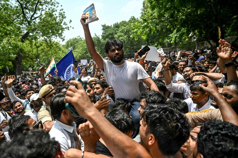 भारतमा विद्यार्थीको आन्दोलन चर्किएसँगै प्रधानमन्त्री मोदीका लागि ठूलो चुनौती