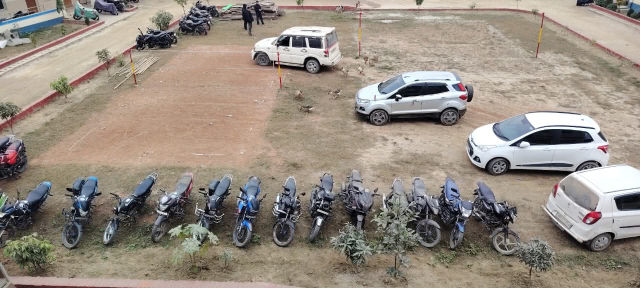 कागजपत्र नभएका ४ जिप र १२ मोटरसाइकल बरामद
