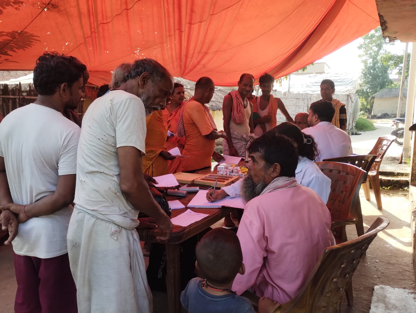 वीरगञ्ज–२७ मा स्वास्थ्य सेवा घरदैलोमै: ४८ जनामा मोतियाबिन्दु पहिचान