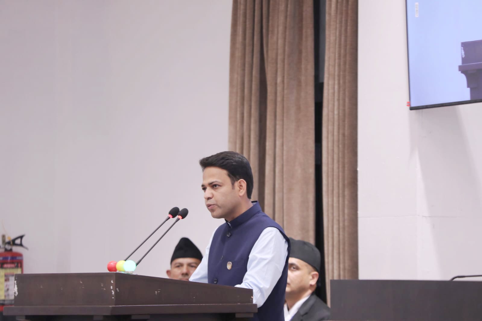 संसदीय सुधार समिति बनाउन सभामुखको ध्यानाकर्षण