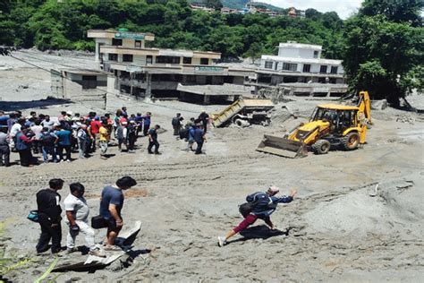 भोटेकोशी बाढी : मधेस प्रदेशका हराइरहेका ३० जना सम्पर्कमा