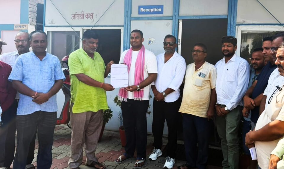 रसुवा बाढीपीडितका लागि तेली कल्याण समाज पर्साले दियो १ लाख ५१ हजार
