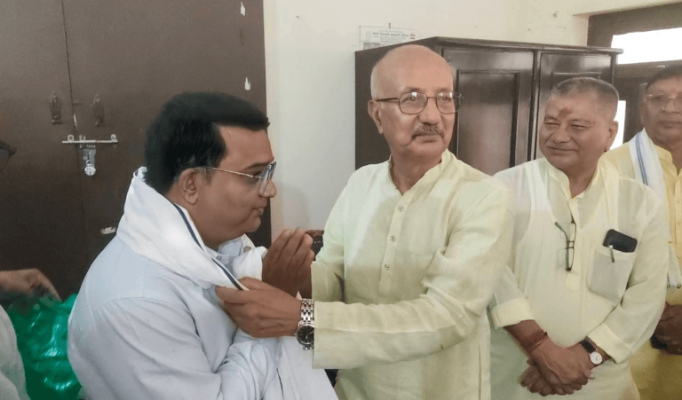 जसपाका पर्सा जिल्ला अध्यक्ष तबरेज अहमद कांग्रेसमा प्रवेश,पूर्वमन्त्री रिजालले गरे पार्टीमा स्वागत