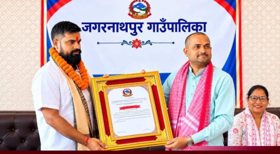 जगरनाथपुरमा नयाँ प्रमुख प्रशासकीय अधिकृत केशरीको स्वागत, यादवलाई बिदाइ