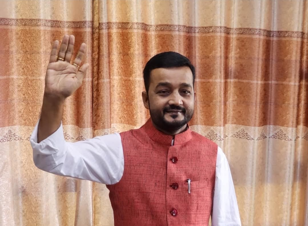 जसपा नेपालका नेता प्रदीप यादव नेकपा एमालेबाट पर्सा क्षेत्र नं १ का उम्मेदवार