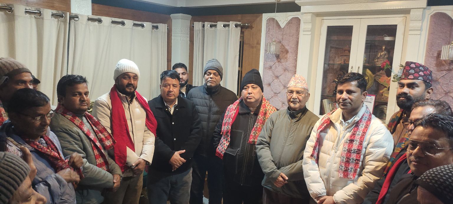 पूर्वमन्त्री प्रदीप यादव र वीरगञ्जका मेयर राजेशमान सिंह एमालेमा प्रवेश