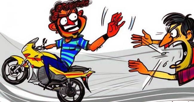 पकाहाँमैनपुर गाउँपालिका अगाडिबाट वडा अध्यक्षको मोटरसाइकल चोरी