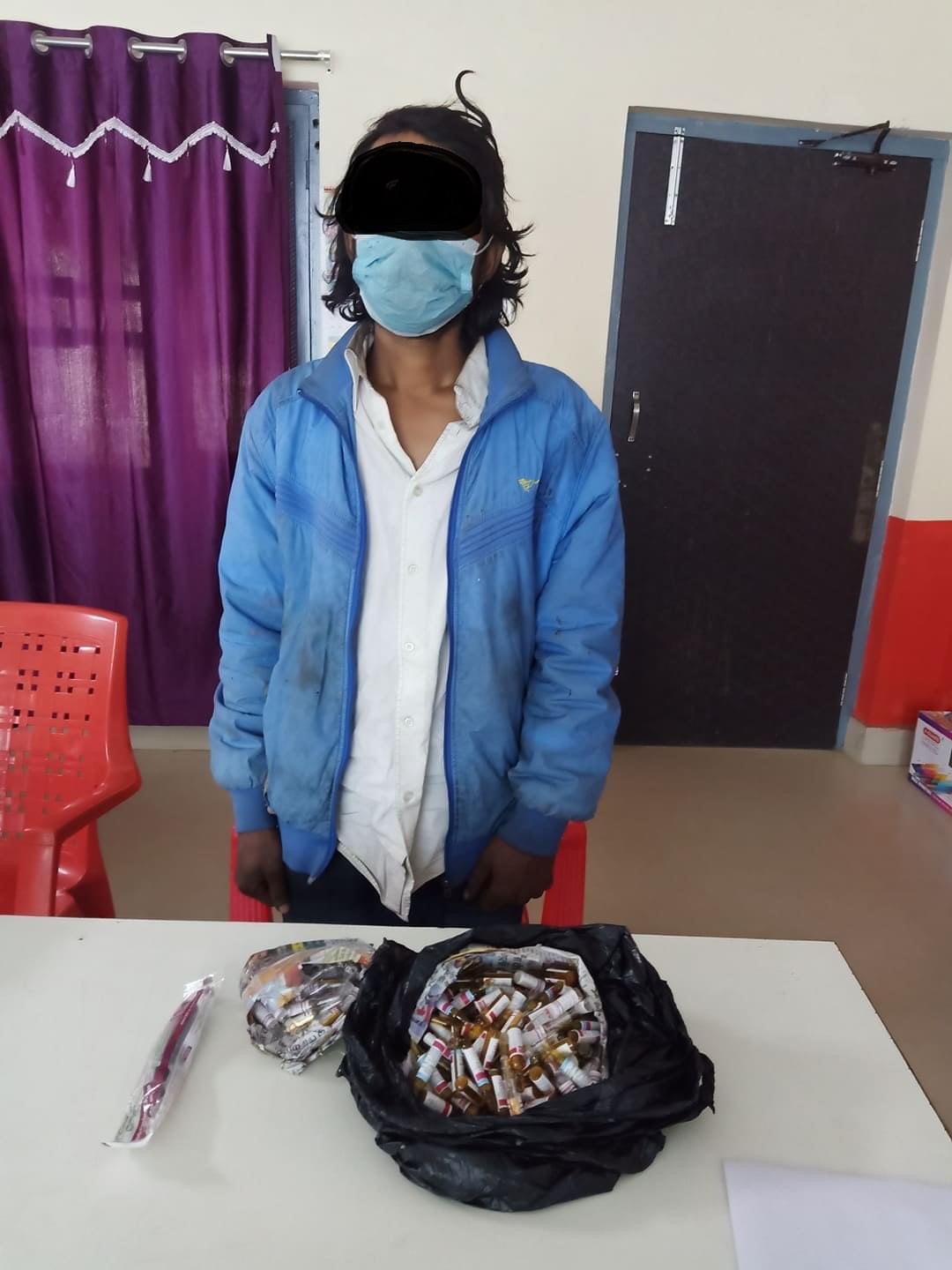 लागु औषध सहित कलैयाका महतो पक्राउ।