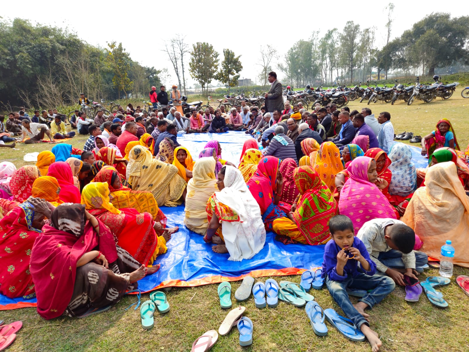 युवाहरुको नेतृत्व सहित पकाहामैनपुर २ मा एमालेको वडा अधिवेशन सम्पन्न ।