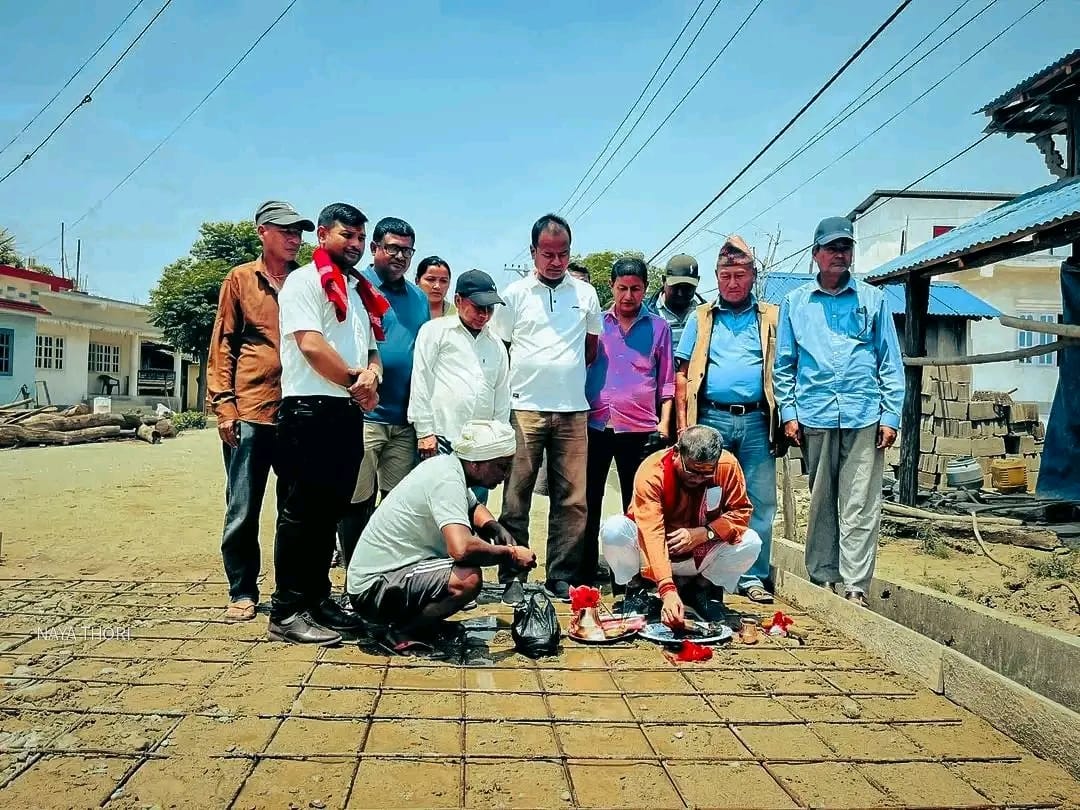ठोरी ५ क्षेत्रीलाईनमा माननिय शंकरप्रसाद चौधरी द्वारा आज ढलान सडकको शिलान्यास