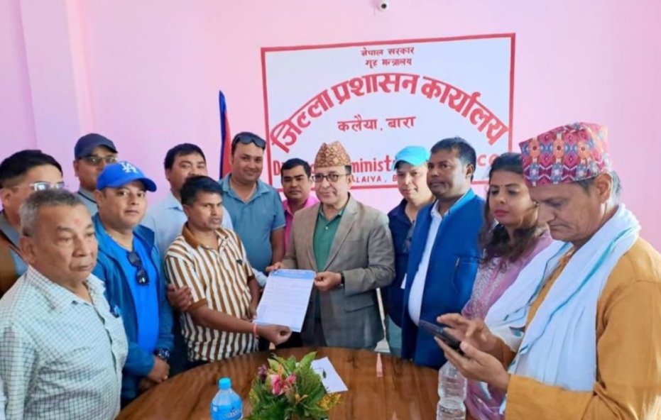 नेपाल पत्रकार महासंघ बाराद्वारा प्रमुख जिल्ला अधिकारीलाई ज्ञापन,क्षतिपूर्ति दिन माग