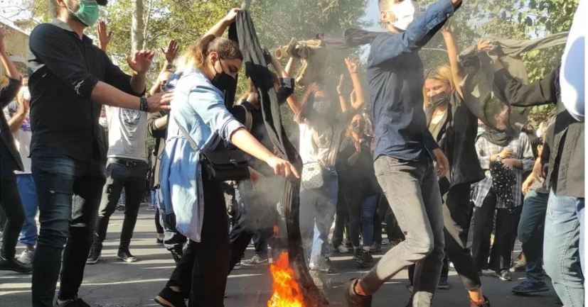 प्रहरीका हत्या आरोपी ३ जनालाई इरानमा फाँसी दिइयो