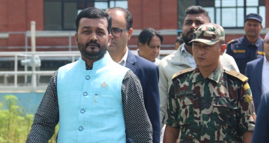 क्षतिग्रस्त खानेपानी प्रणाली पुनःस्थापना गर्न मन्त्री यादवको निर्देशन