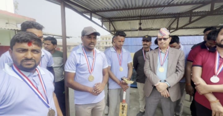 कर्मचारी र जनप्रतिनिधि बिचको मैत्रीपुर्ण क्रीकेट प्रतियोगिता सम्पन्न 