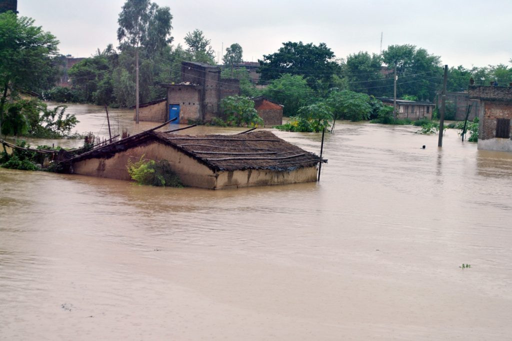 पर्साको जिराभवानी पिपरामा ९ घर डुबानमा