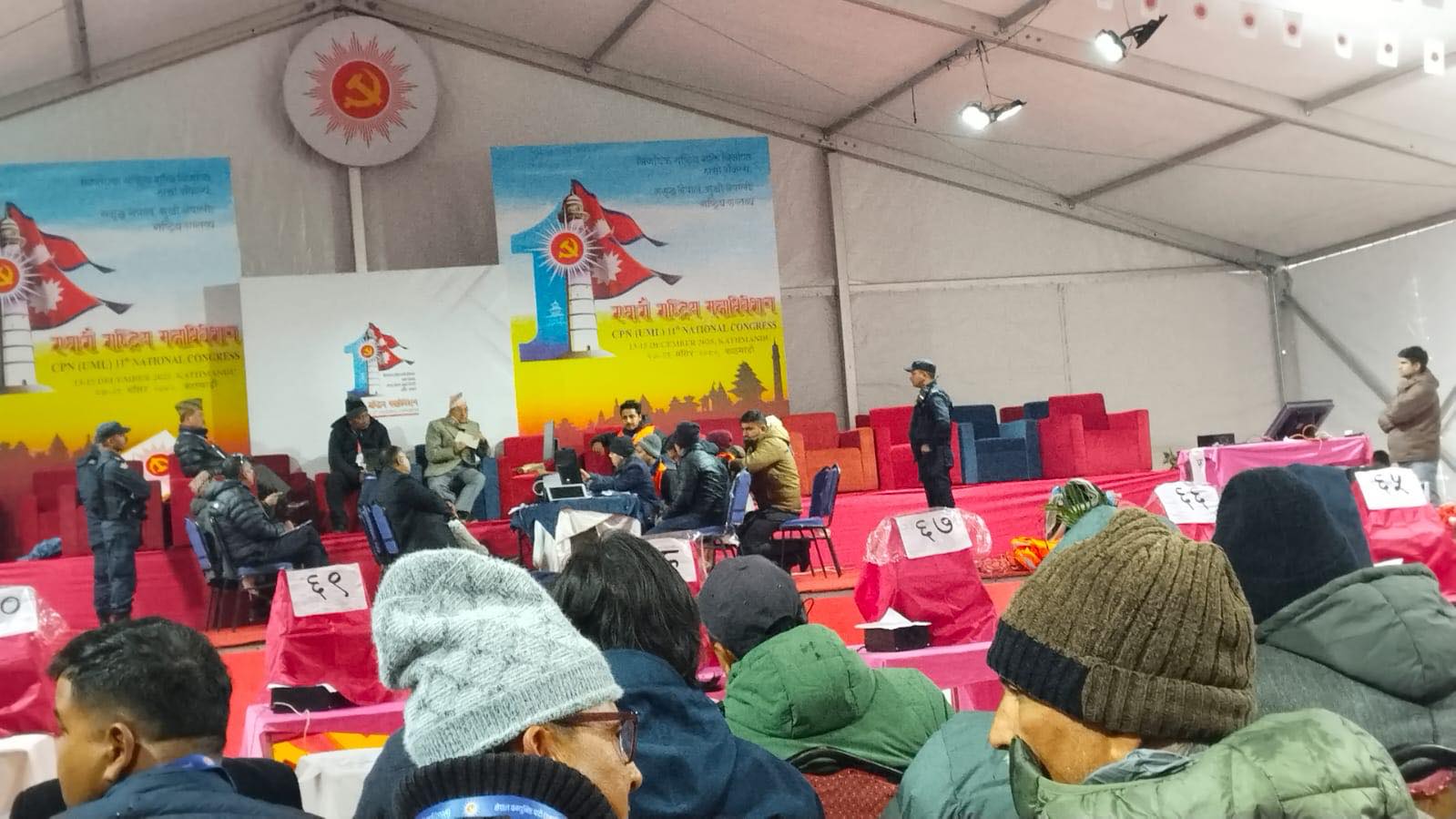 एमालेको मतगणना जारी : ओली दोब्बर मतले अघि, पदाधिकारीमा कसले कति पाए मत ?