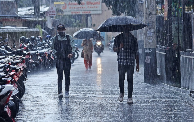 भोलि बेलुकीसम्म लगातार झरी पर्ने सम्भावना, आइतवारदेखि मौसममा क्रमिक सुधार हुने