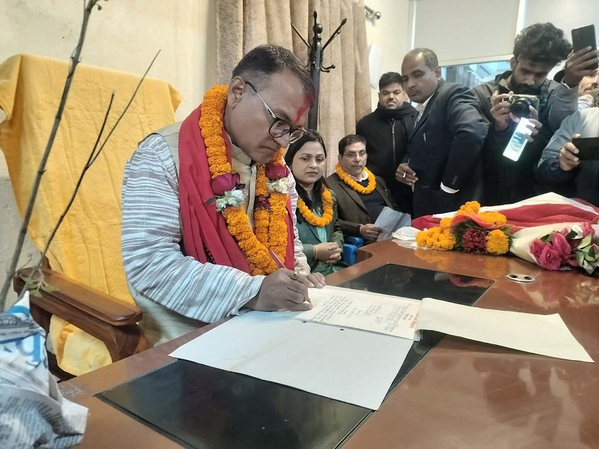 मधेसका नवनियुक्त सभामुख यादवले गरे पदभार ग्रहण