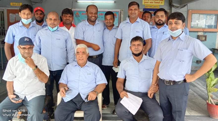 नारायणी सिमेन्टद्वारा आयोजित रकतदानमा ४१ जनाले गरे रक्तदान।