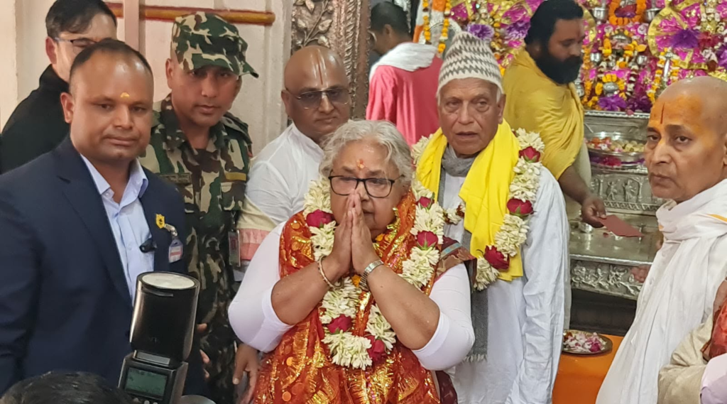 प्रधानमन्त्री कार्कीद्वारा जानकी मन्दिरमा पूजा