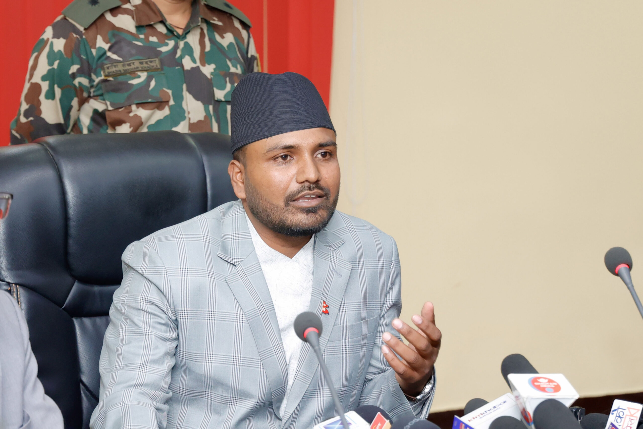 अन्तरिम सरकारका मन्त्री गुप्ताले दिए पदबाट राजीनामा