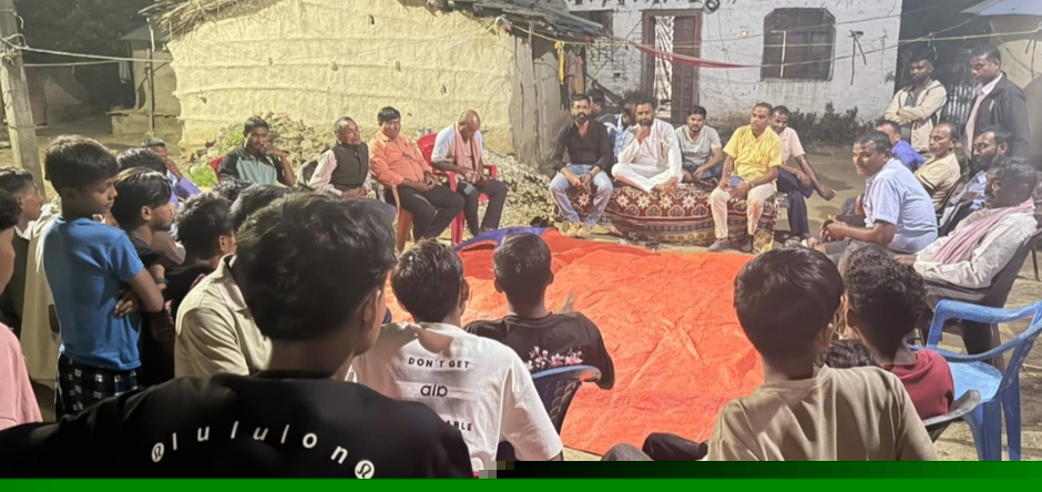 भवानीपुरका स्थानीयसँग सुधीर पटेलको छलफल, विकासका मुद्दामा जोड
