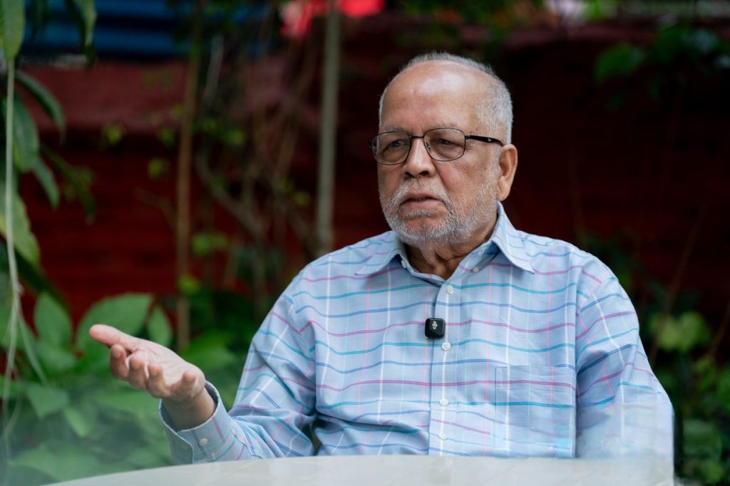 धरपकडको राजनीतिप्रति निलाम्बर आचार्यको असन्तुष्टि : “प्रतिशोधले देशलाई गलत दिशातर्फ लैजान्छ”