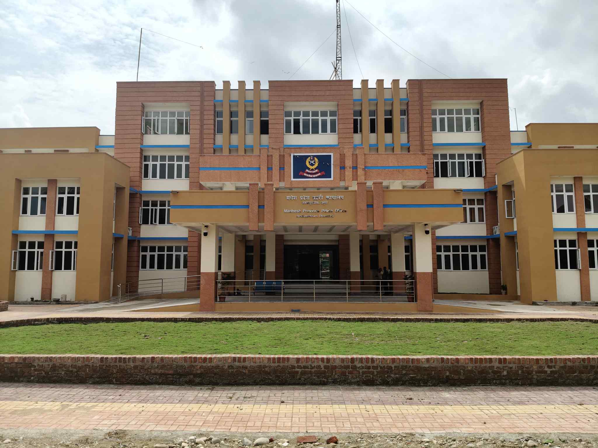 ओली–लेखक पक्राउपछि मधेसमा कडा सुरक्षा सतर्कता, १० हजार प्रहरी परिचालन