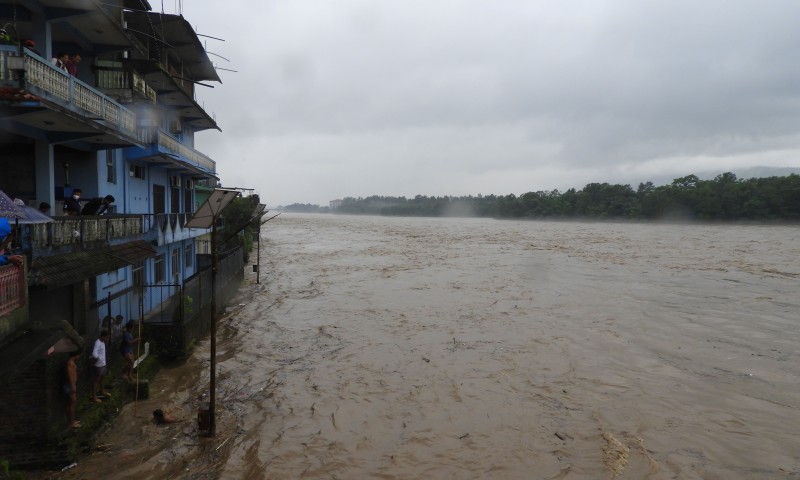 नारायणी नदीले खतराको तह पार गर्‍यो : डण्डा र दुम्कौलीमा सतर्कता अपनाउन आग्रह