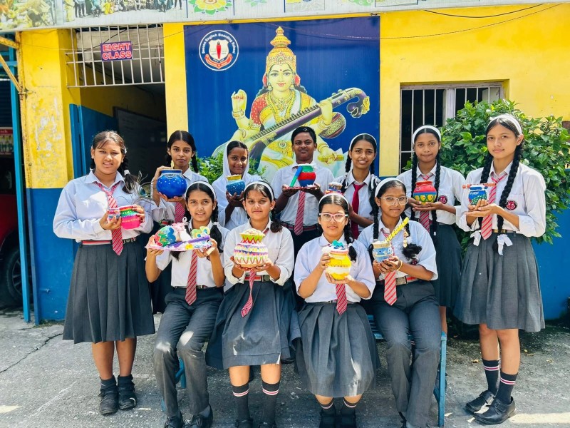 बीकन सेकन्डरी स्कूलमा श्रीकृष्ण जन्माष्टमीको अवसरमा मटका निर्माण प्रतियोगिता सम्पन्न