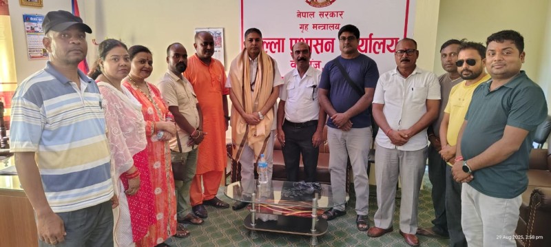 सीडीओ तोय नारायण सुबेदी संग नेजपा टोलीको भेटघाट