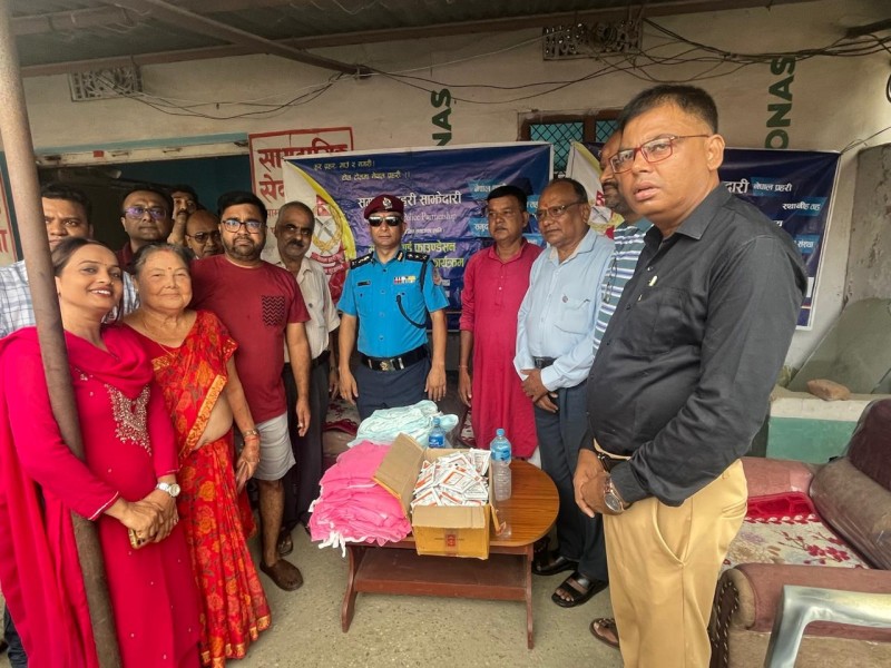 लायन्स क्लब अफ बीरगञ्ज आदर्शनगरद्वारा डेंगु र हैजा नियन्त्रणका लागि झुल र जीवनजल वितरण