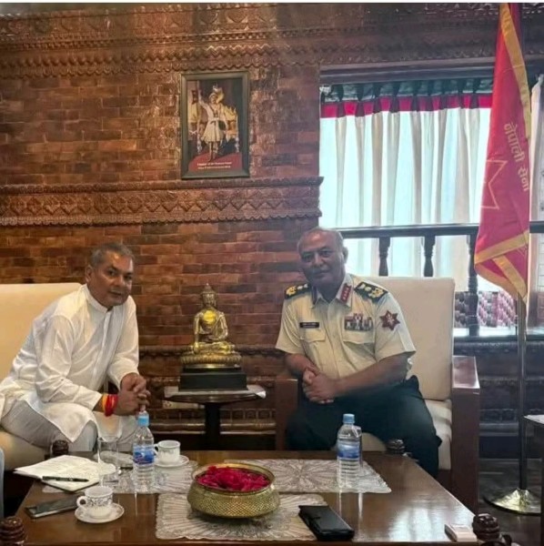 दुर्गा प्रसाईँले भने– सुशीला वा बालेनकाे नेतृत्व स्वीकार्न तयार छु