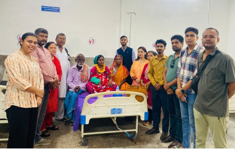 सामाजिक सञ्जालको सहयोगमा हराइरहेकी बुहारी र नवजात नातिनीको नारायणी अस्पतालमै पारिवारिक पुनर्मिलन
