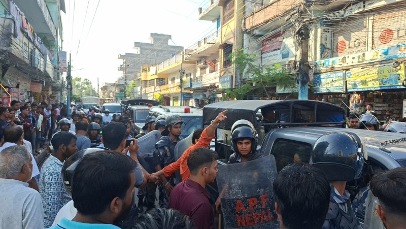 वीरगञ्जमा राजस्वको छापा : सुन व्यवसायीको घरबाट ठूलो परिमाणमा अवैध सुन बरामद