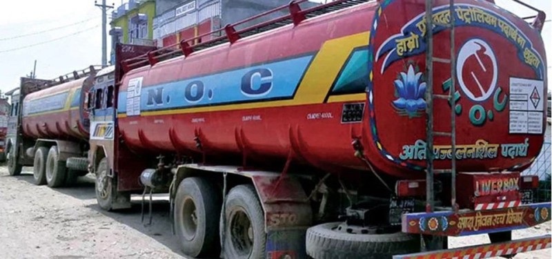 वीरगञ्ज नाकाबाट तीन महिनामा ३८ अर्बको पेट्रोलियम पदार्थ आयात