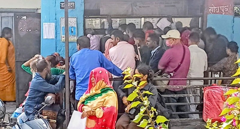 चन्द्रपुरमा म्याद गुज्रिएको भ्याक्सिन वितरण, खोप अभियान स्थगित