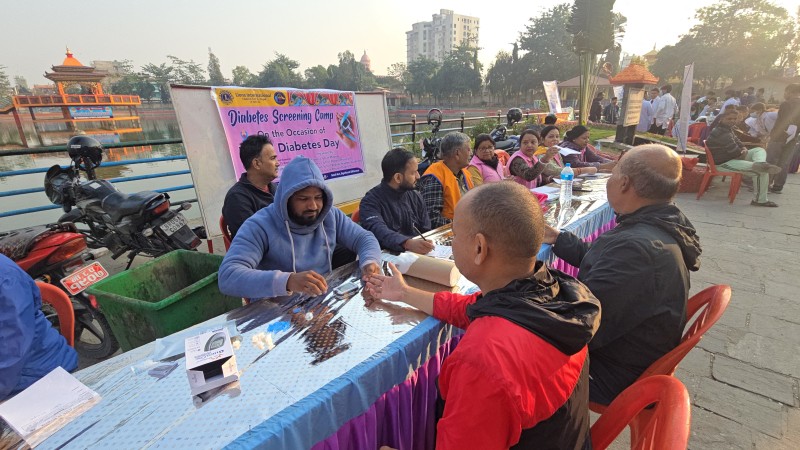 विश्व मधुमेह दिवसको अवसरमा लायन्स क्लबद्वारा निःशुल्क मधुमेह परीक्षण शिविर