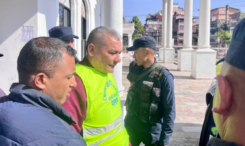 रिहा भए दुर्गा प्रसाईं