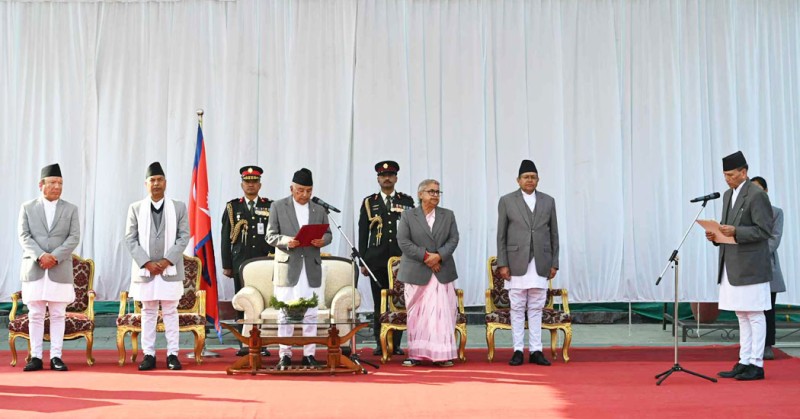 नवनियुक्त मन्त्री शर्माद्वारा पद तथा गोपनीयताको शपथ ग्रहण