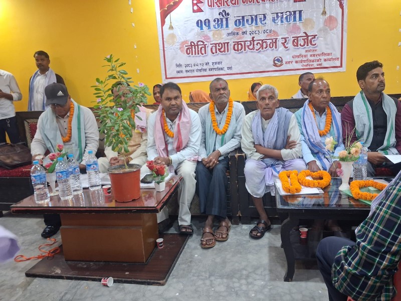 पोखरिया नगरसभामै पत्रकारलाई वडा अध्यक्ष लक्ष्मण साह कानुको कुटपिट गर्ने धम्की!