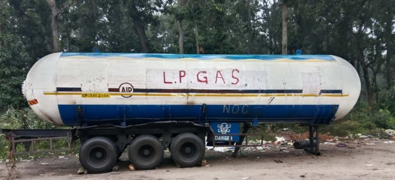 १८ टन ग्यास बोकेको बुलेट राजमार्गमै दुर्घटना, २५ घन्टापछि यातायात सुचारु