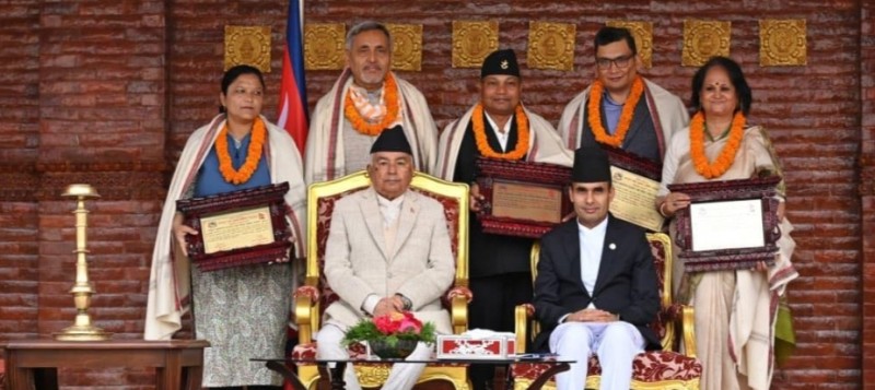 वीरगन्जका वरिष्ठ पत्रकार चन्द्र किशाेरसहित पाँच पत्रकार राष्ट्रपतिबाट सम्मानित