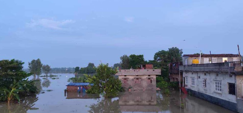 बागमती र बकैया नदीमा आएको बाढीले रौतहटका दर्जनभन्दा बढी गाउँ डुबानमा