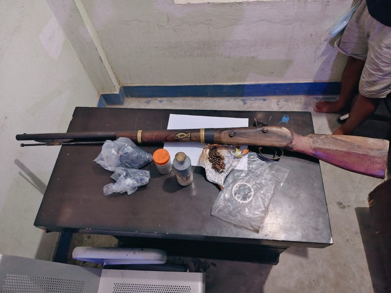 भरुवा बन्दुकसहित एक जना पक्राउ